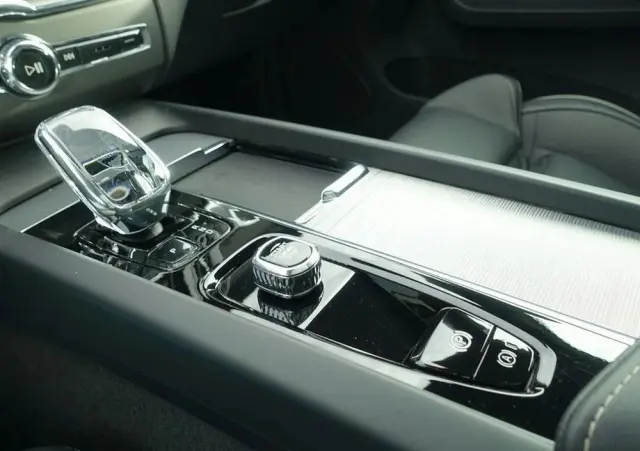 VOLVO XC 60 B5 B AWD Plus Black Edition