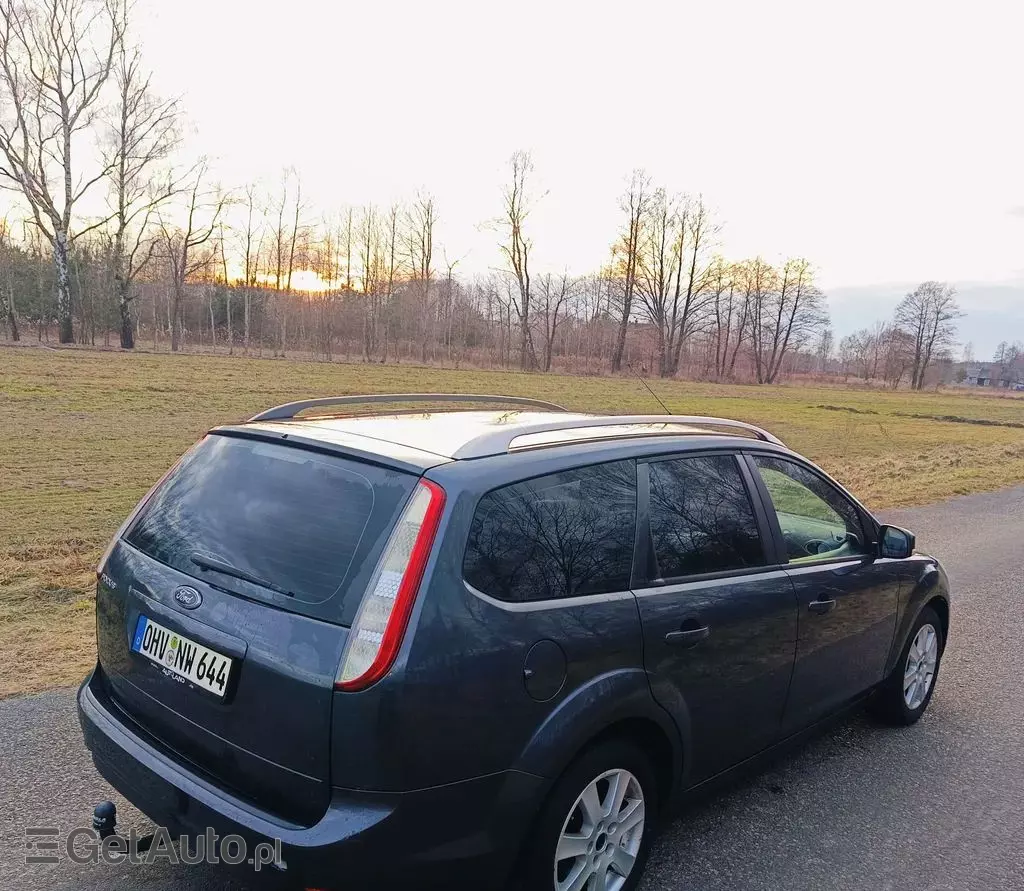 FORD Focus 1.6 Duratec 16V (100 KM) MT