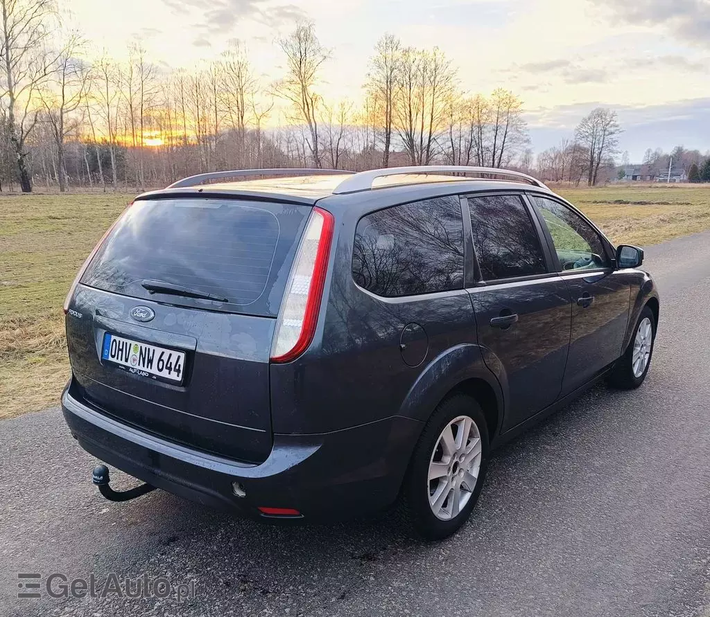 FORD Focus 1.6 Duratec 16V (100 KM) MT