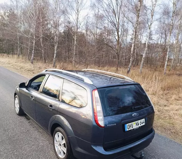 FORD Focus 1.6 Duratec 16V (100 KM) MT