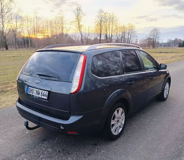 FORD Focus 1.6 Duratec 16V (100 KM) MT