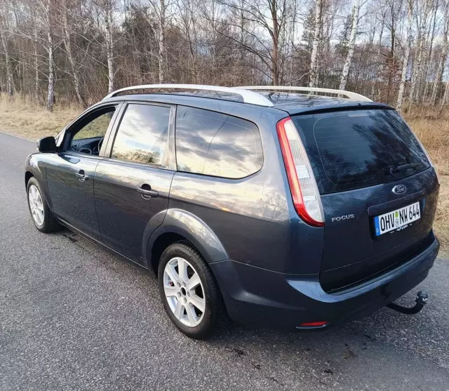 FORD Focus 1.6 Duratec 16V (100 KM) MT