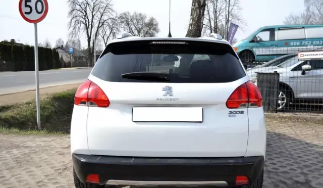 PEUGEOT 2008 