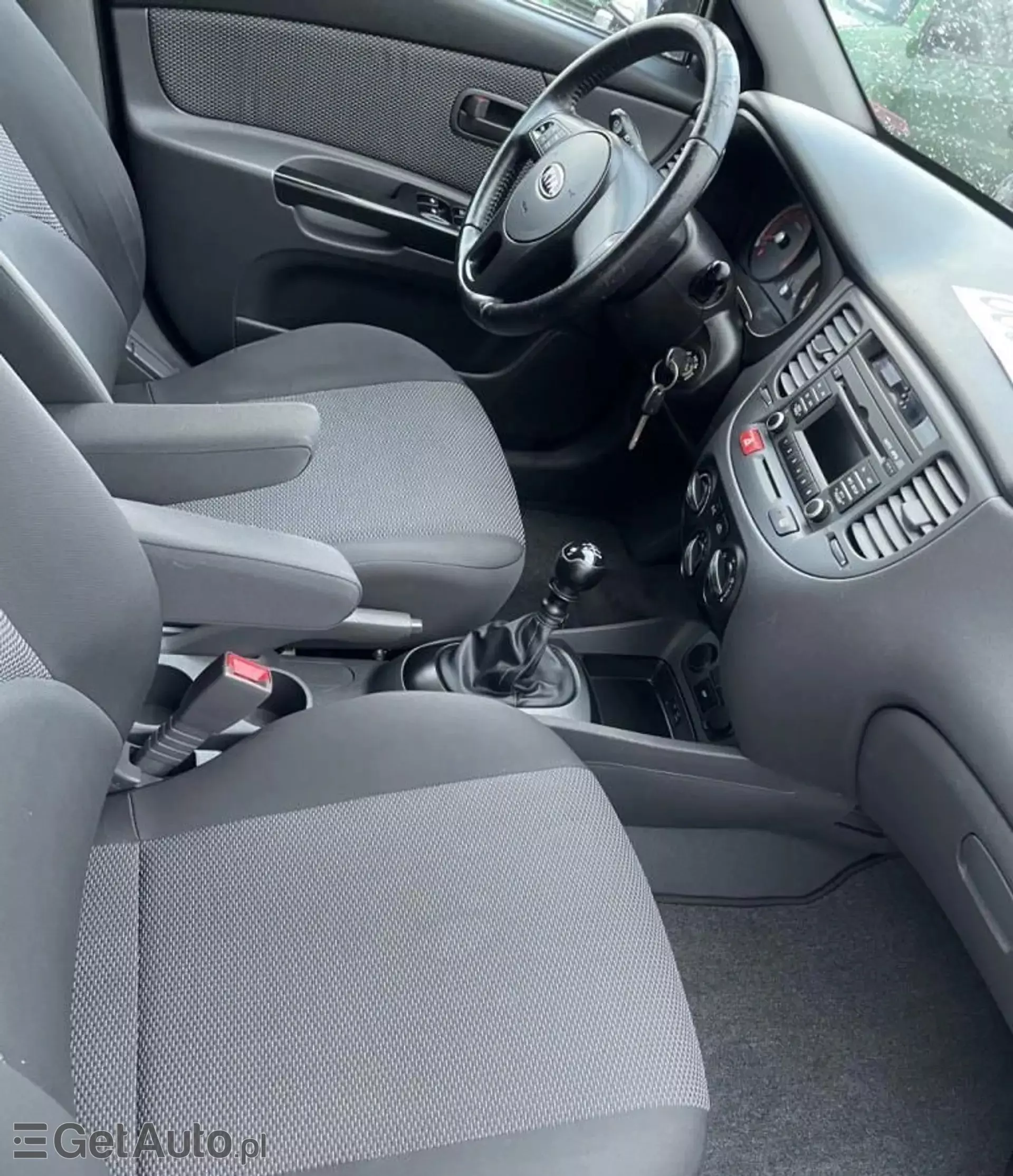 KIA Rio 1.4 i 16V (97 KM)