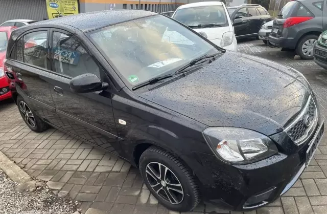 KIA Rio 1.4 i 16V (97 KM)