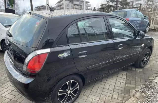 KIA Rio 1.4 i 16V (97 KM)