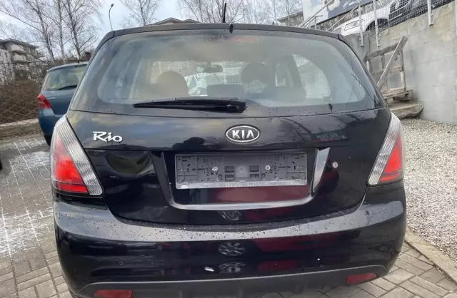 KIA Rio 1.4 i 16V (97 KM)