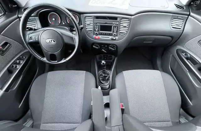 KIA Rio 1.4 i 16V (97 KM)