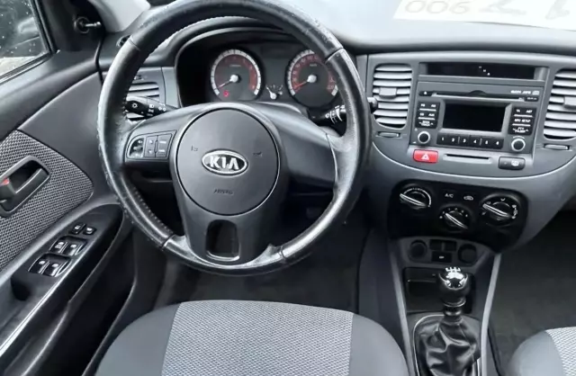 KIA Rio 1.4 i 16V (97 KM)