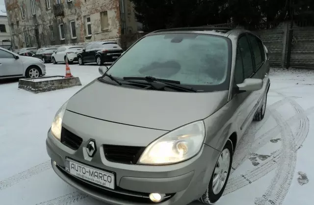 RENAULT Grand Scenic 