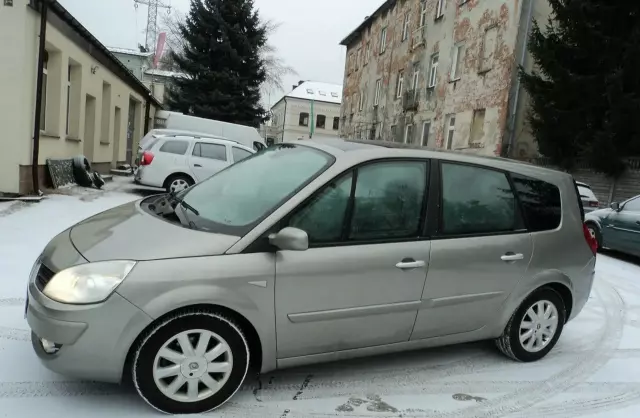 RENAULT Grand Scenic 