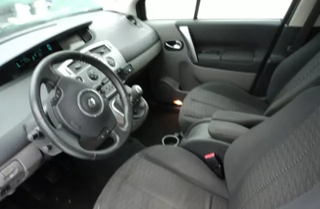 RENAULT Grand Scenic 