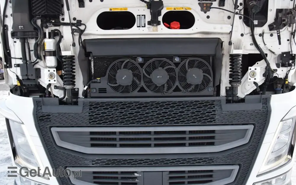 VOLVO FH500 / I-SAVE / EURO 6 / KLIMATYZACJA POSTOJOWA / ACC / LEDY / 2 ZBIORNIKI / FULL SPILERY / SERWISOWANY / SPROWADZONY 