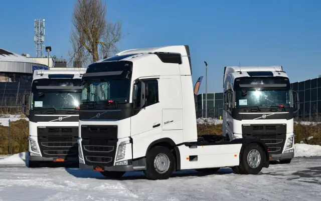 VOLVO FH500 / I-SAVE / EURO 6 / KLIMATYZACJA POSTOJOWA / ACC / LEDY / 2 ZBIORNIKI / FULL SPILERY / SERWISOWANY / SPROWADZONY 