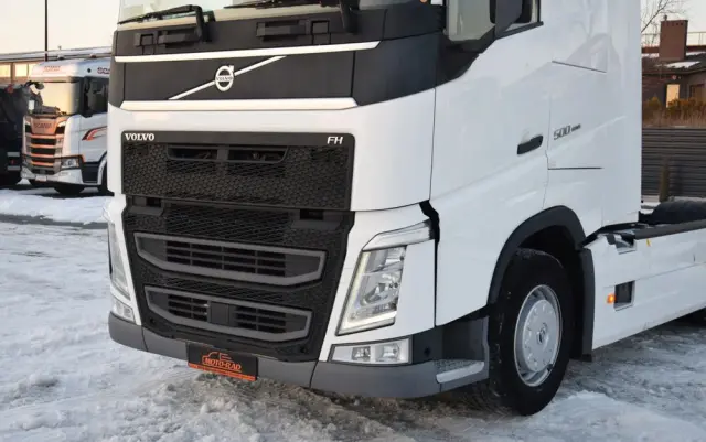 VOLVO FH500 / I-SAVE / EURO 6 / KLIMATYZACJA POSTOJOWA / ACC / LEDY / 2 ZBIORNIKI / FULL SPILERY / SERWISOWANY / SPROWADZONY 