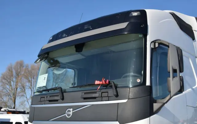 VOLVO FH500 / I-SAVE / EURO 6 / KLIMATYZACJA POSTOJOWA / ACC / LEDY / 2 ZBIORNIKI / FULL SPILERY / SERWISOWANY / SPROWADZONY 