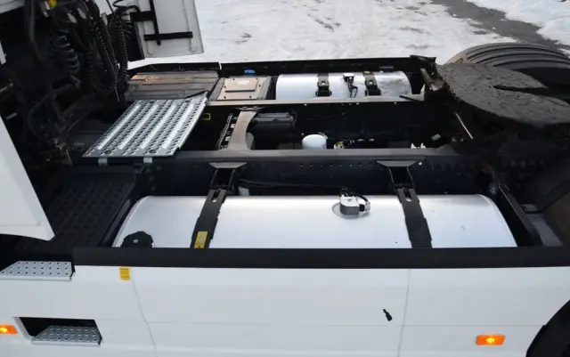 VOLVO FH500 / I-SAVE / EURO 6 / KLIMATYZACJA POSTOJOWA / ACC / LEDY / 2 ZBIORNIKI / FULL SPILERY / SERWISOWANY / SPROWADZONY 