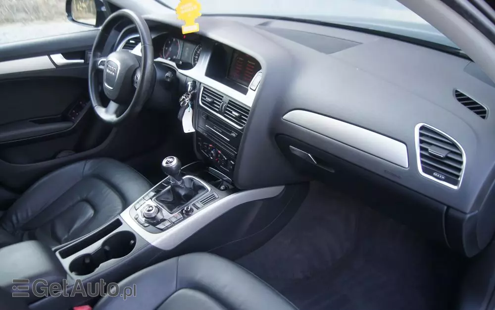 AUDI A4 Avant 2.0 TDI e DPF S line Sportpaket