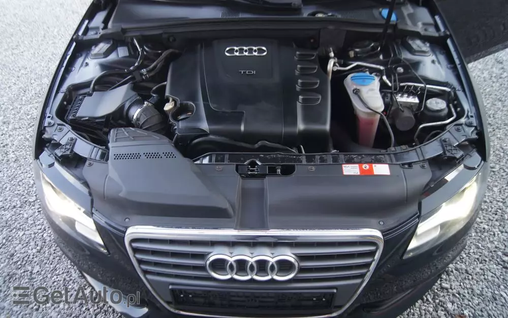 AUDI A4 Avant 2.0 TDI e DPF S line Sportpaket