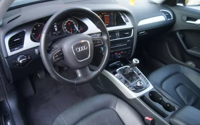 AUDI A4 Avant 2.0 TDI e DPF S line Sportpaket