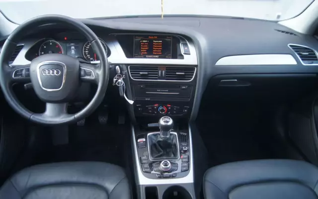 AUDI A4 Avant 2.0 TDI e DPF S line Sportpaket