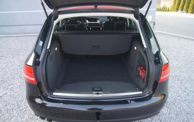 AUDI A4 Avant 2.0 TDI e DPF S line Sportpaket