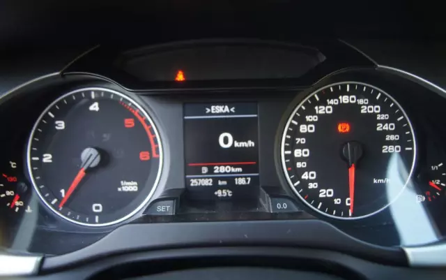 AUDI A4 Avant 2.0 TDI e DPF S line Sportpaket