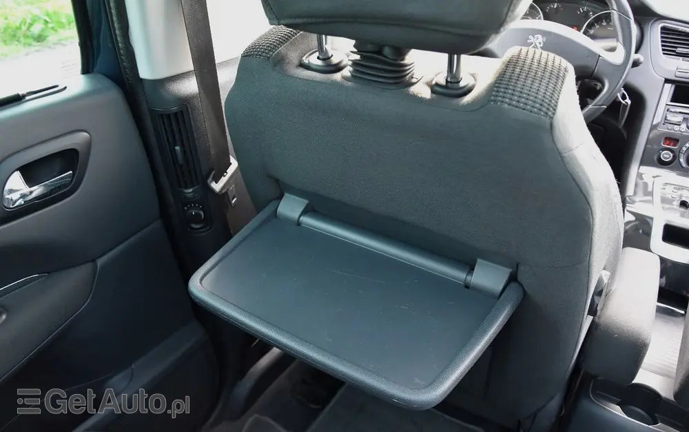 PEUGEOT 5008 HDI FAP 160 Automatik Allure