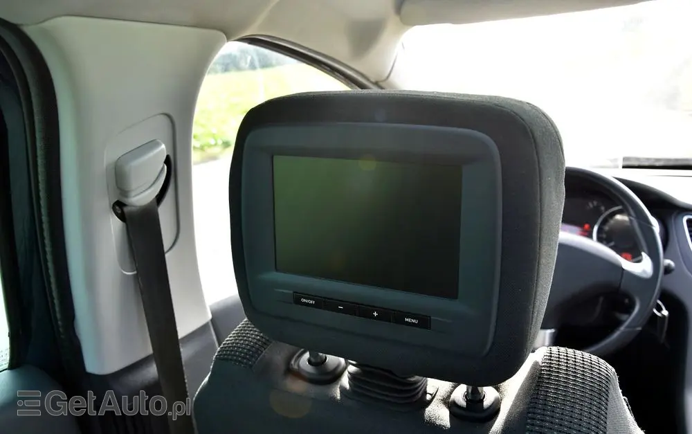 PEUGEOT 5008 HDI FAP 160 Automatik Allure