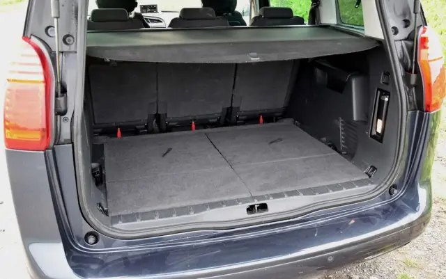 PEUGEOT 5008 HDI FAP 160 Automatik Allure