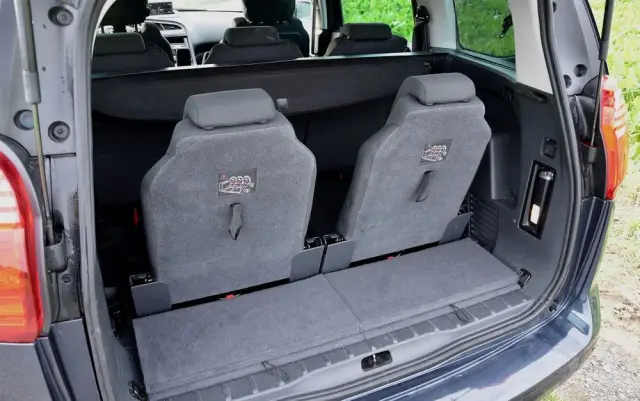 PEUGEOT 5008 HDI FAP 160 Automatik Allure