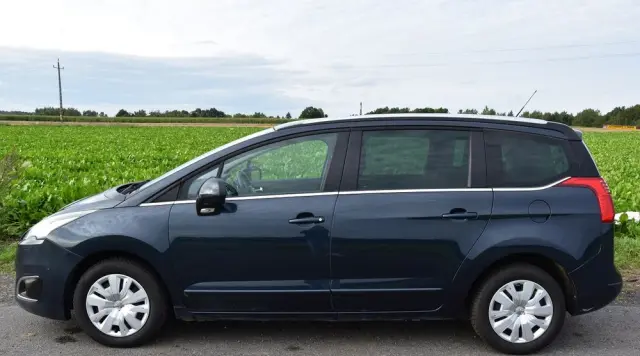 PEUGEOT 5008 HDI FAP 160 Automatik Allure