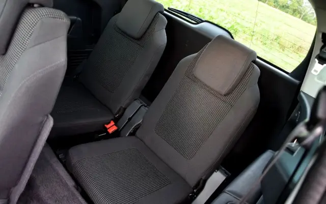 PEUGEOT 5008 HDI FAP 160 Automatik Allure