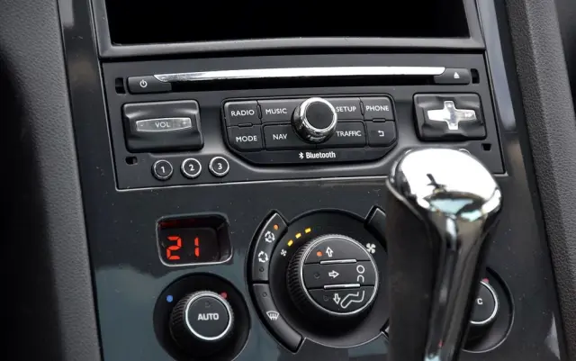 PEUGEOT 5008 HDI FAP 160 Automatik Allure