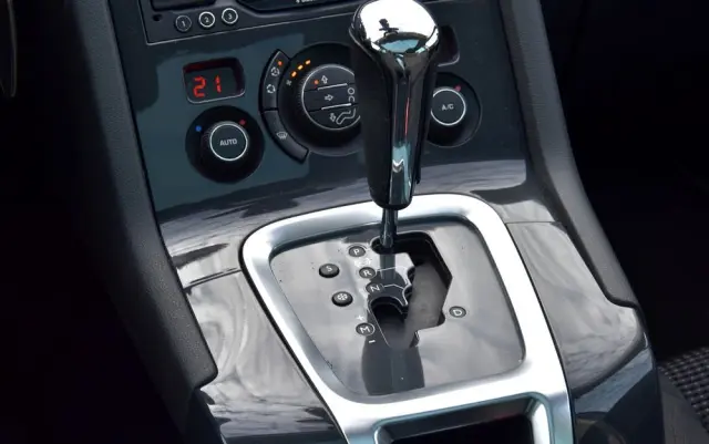 PEUGEOT 5008 HDI FAP 160 Automatik Allure