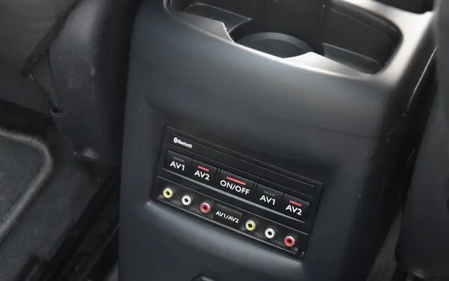 PEUGEOT 5008 HDI FAP 160 Automatik Allure