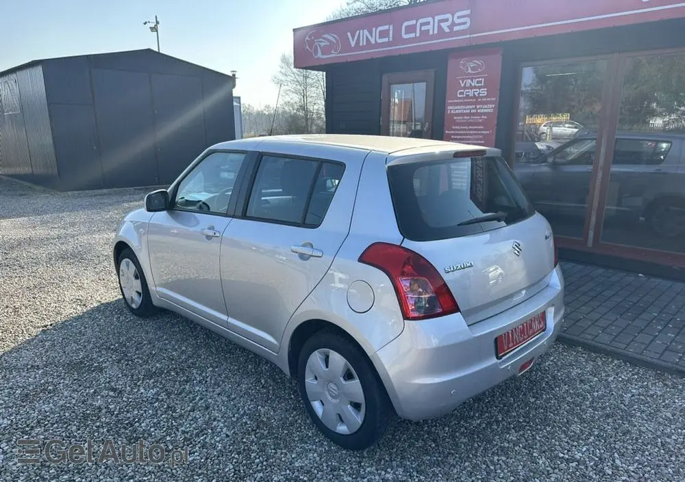 SUZUKI Swift 