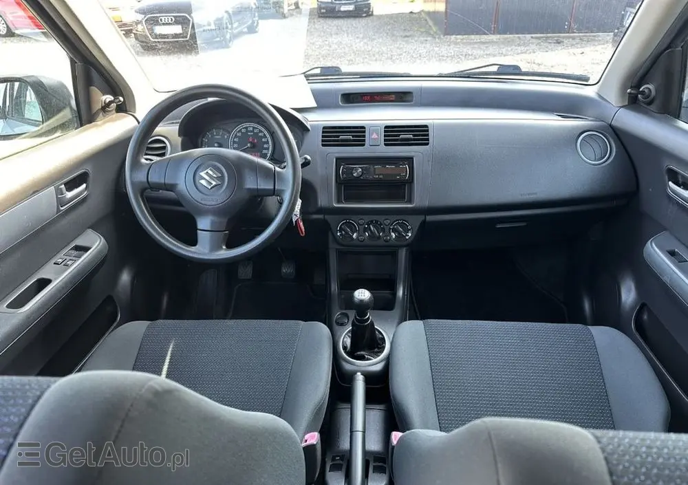 SUZUKI Swift 