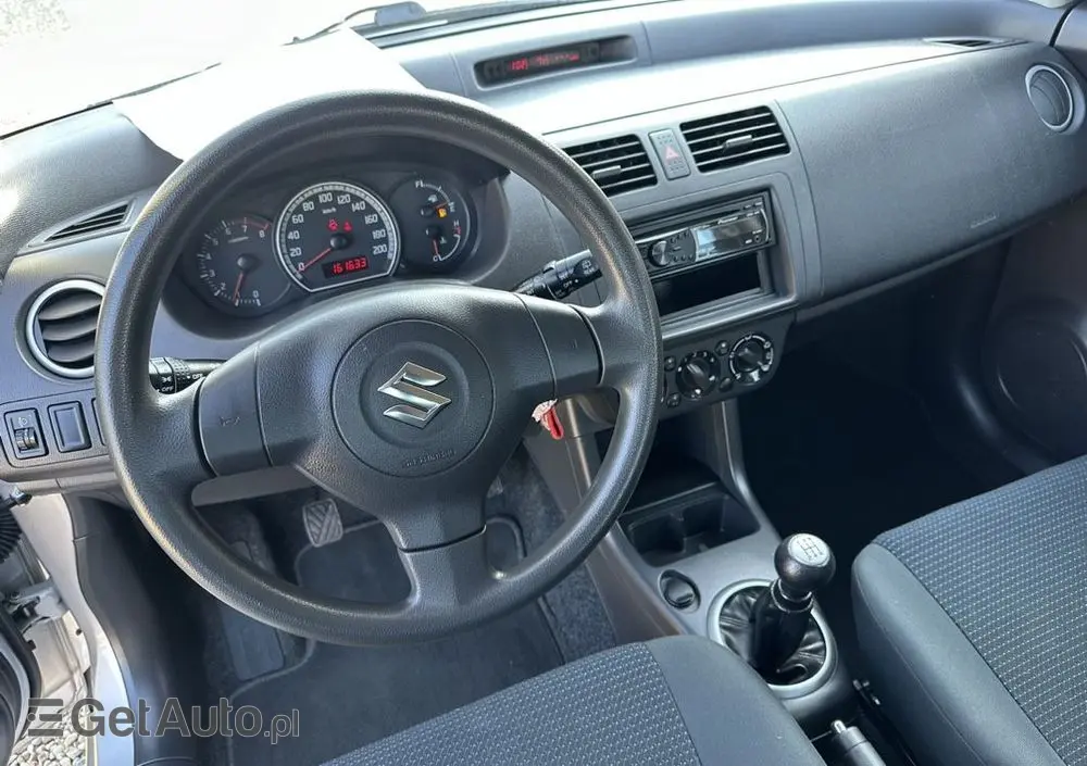 SUZUKI Swift 