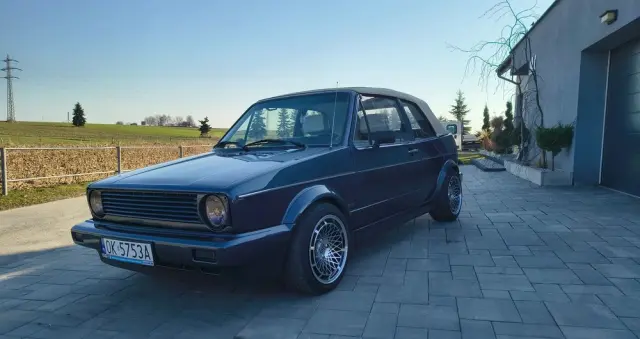VOLKSWAGEN Golf 