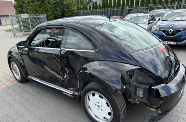 VOLKSWAGEN Beetle 