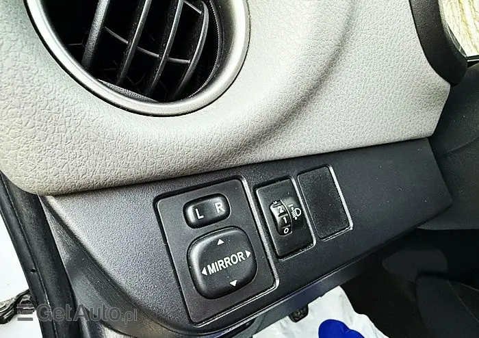 TOYOTA Yaris 1.0 Life