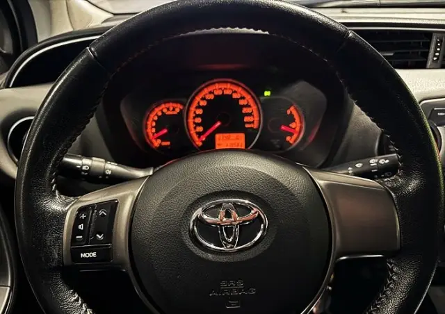 TOYOTA Yaris 1.0 Life