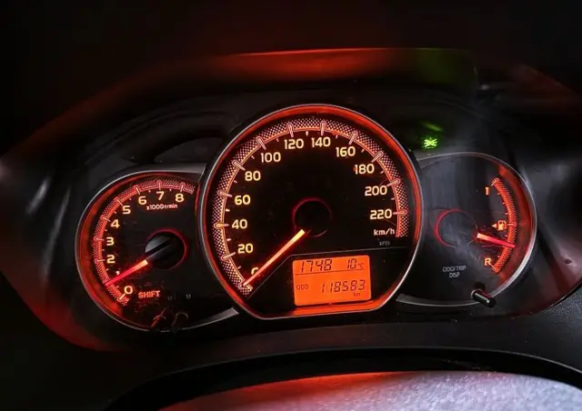 TOYOTA Yaris 1.0 Life