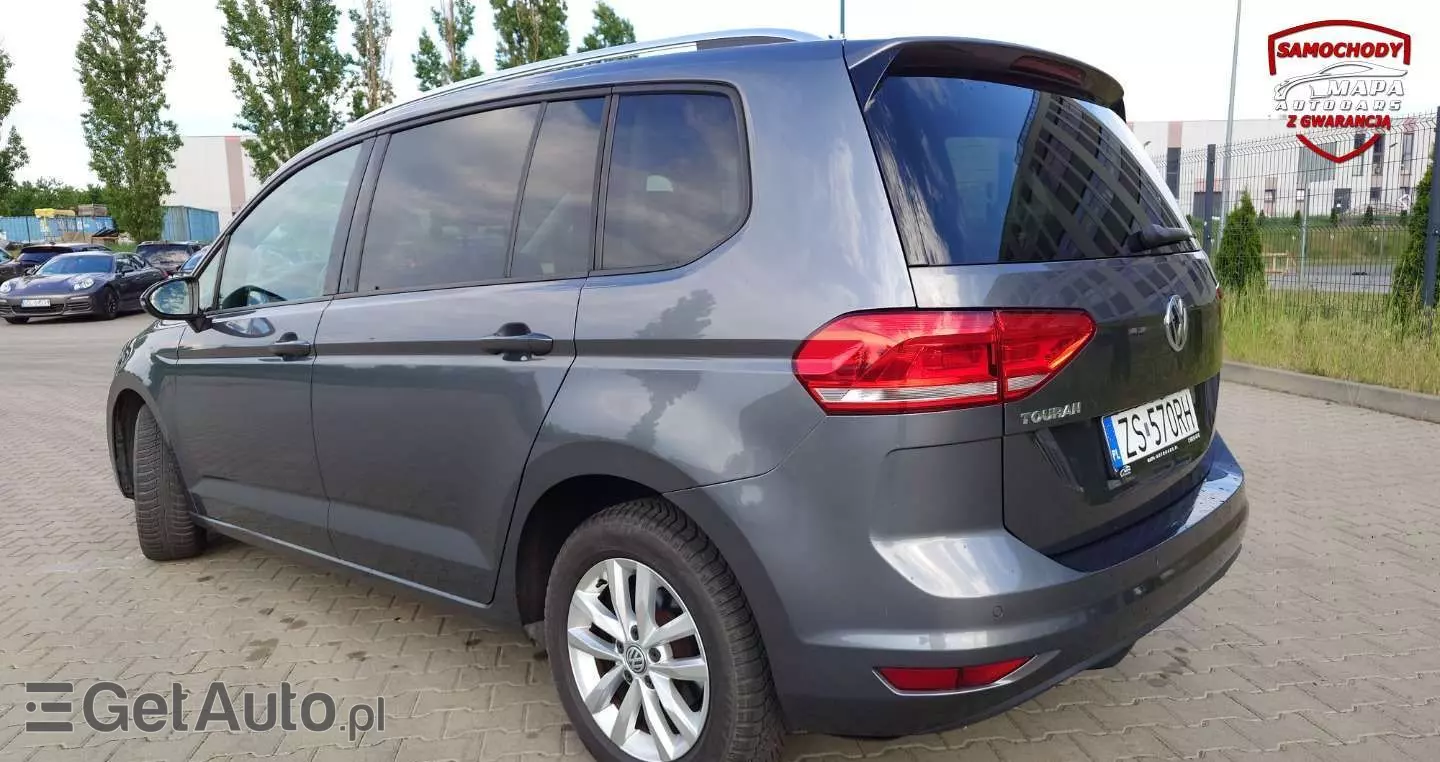 VOLKSWAGEN Touran 