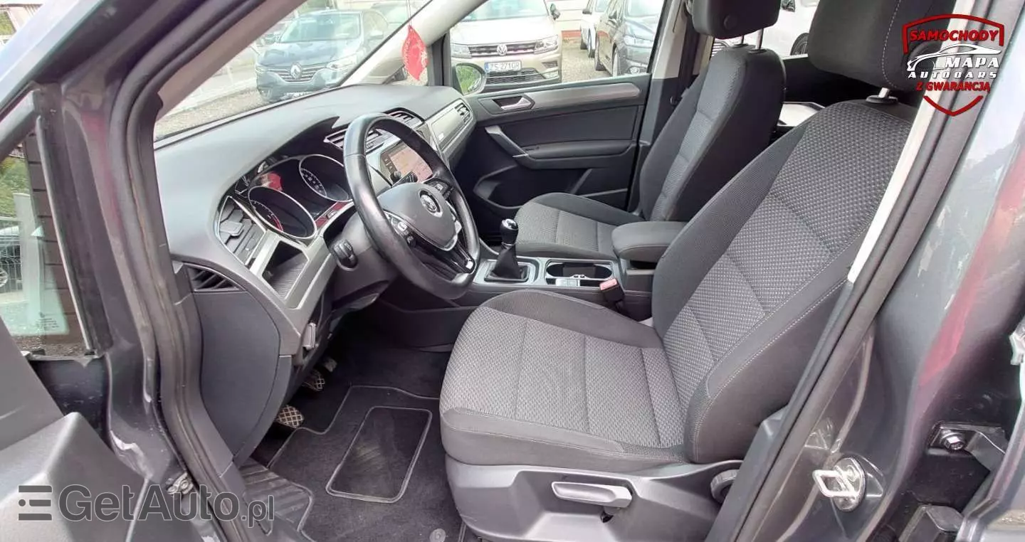 VOLKSWAGEN Touran 