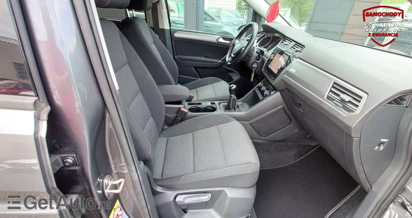 VOLKSWAGEN Touran 