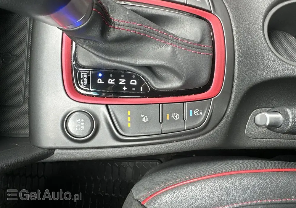 HYUNDAI Kona 1.6 T-GDI Premium 4WD DCT