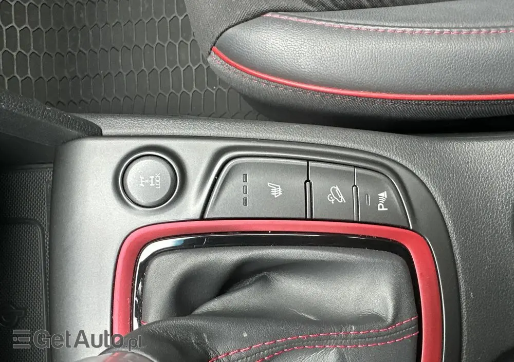 HYUNDAI Kona 1.6 T-GDI Premium 4WD DCT