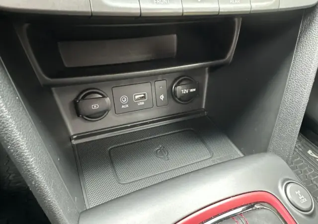 HYUNDAI Kona 1.6 T-GDI Premium 4WD DCT